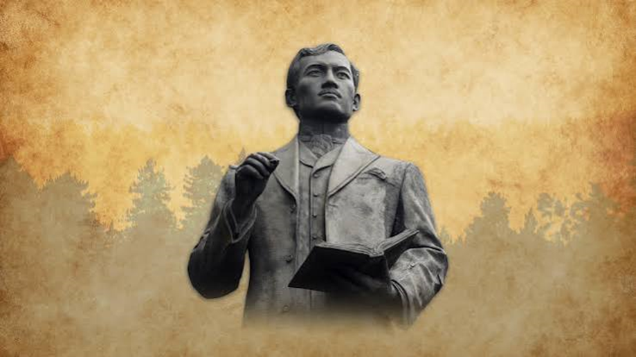 A medium shot of the statue of Jose Rizal at Jose Rizal University (Source: jru.edu)