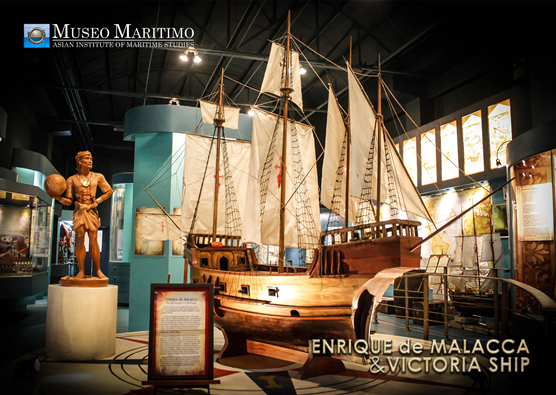 Ang eksibit ng Museo Maritimo (Asian Institute of Maritime Studies) na nagtatampok ng modelo ng Victoria Ship at ng estatwa ni Enrique de Malacca, isa sa mga kilalang tagasalin at manlalayag na kasama sa ekspedisyon ni Magellan. Retrato: AIMS