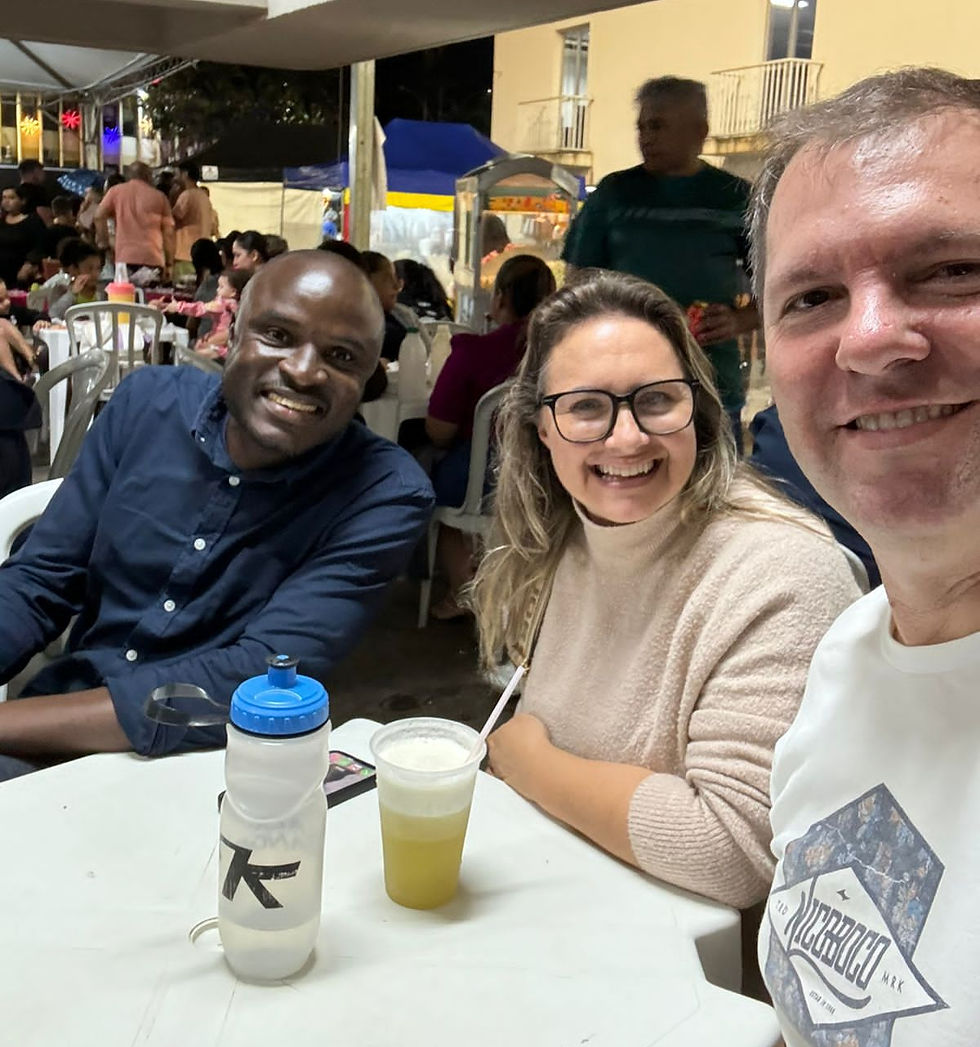 Avec Marcos et Cris dans la foire gastronomique de Luziania