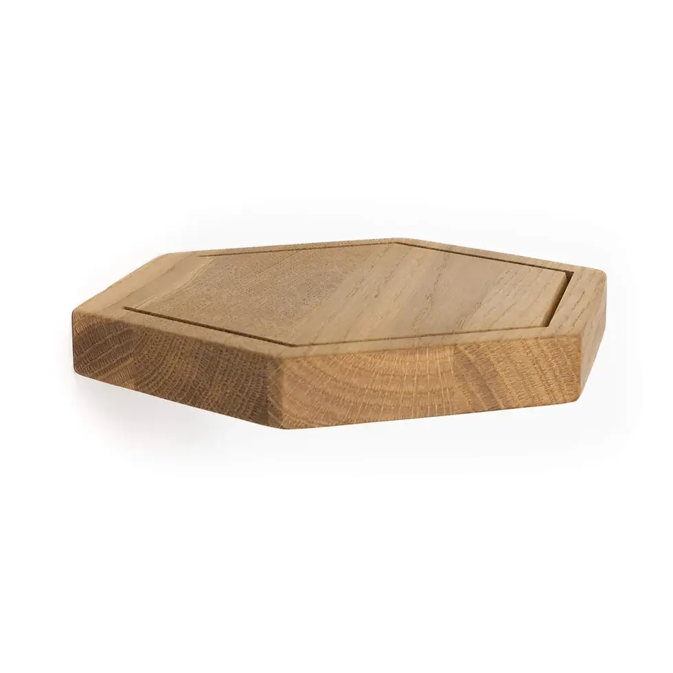 Miniaturbild: Schwimmendes Regal OTO mit eingraviertem Umriss