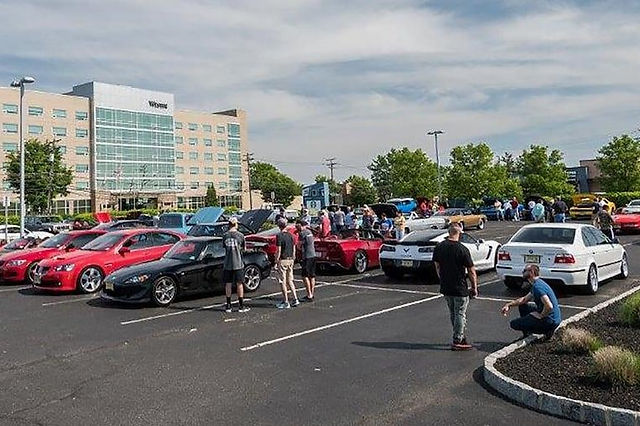 car club members at Edison New Jersey car meet