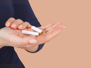 séance de luxopuncture pour l'arrêt du tabac, aidant à réduire les envies de fumer et à soutenir le sevrage tabagique.