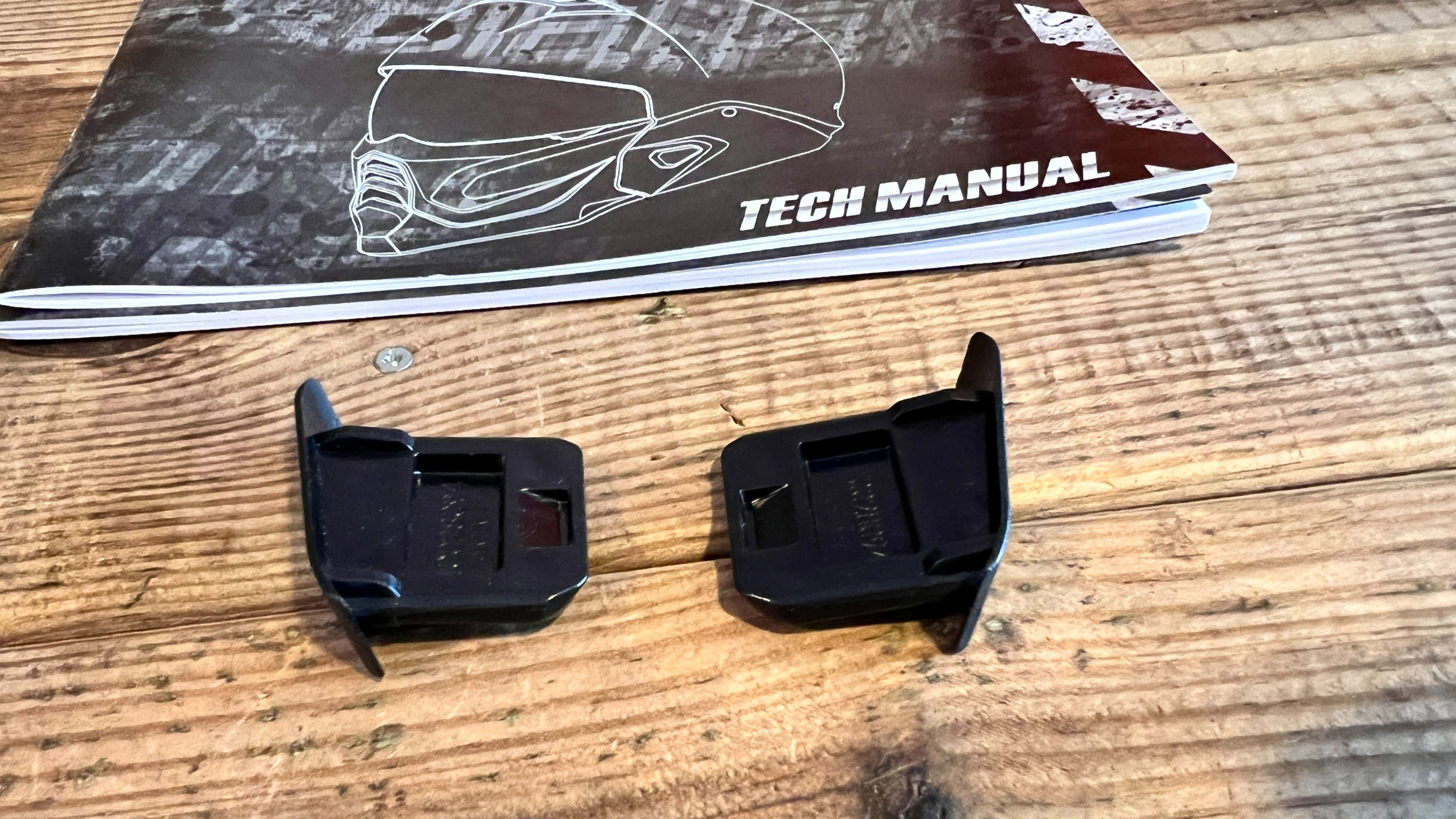 Encaixes para tapar buracos da queixeira Scorpion Exo Combat-II