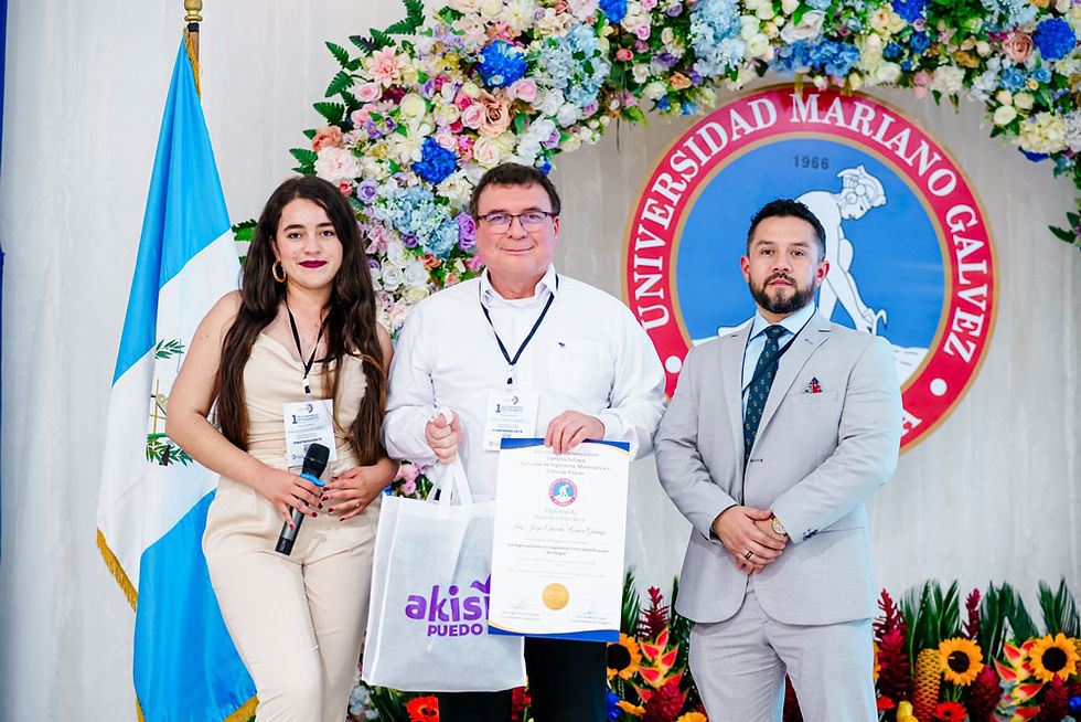 300 estudiantes universitarios del oriente con inclusión tecnológica