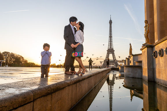 Family photo session in Paris