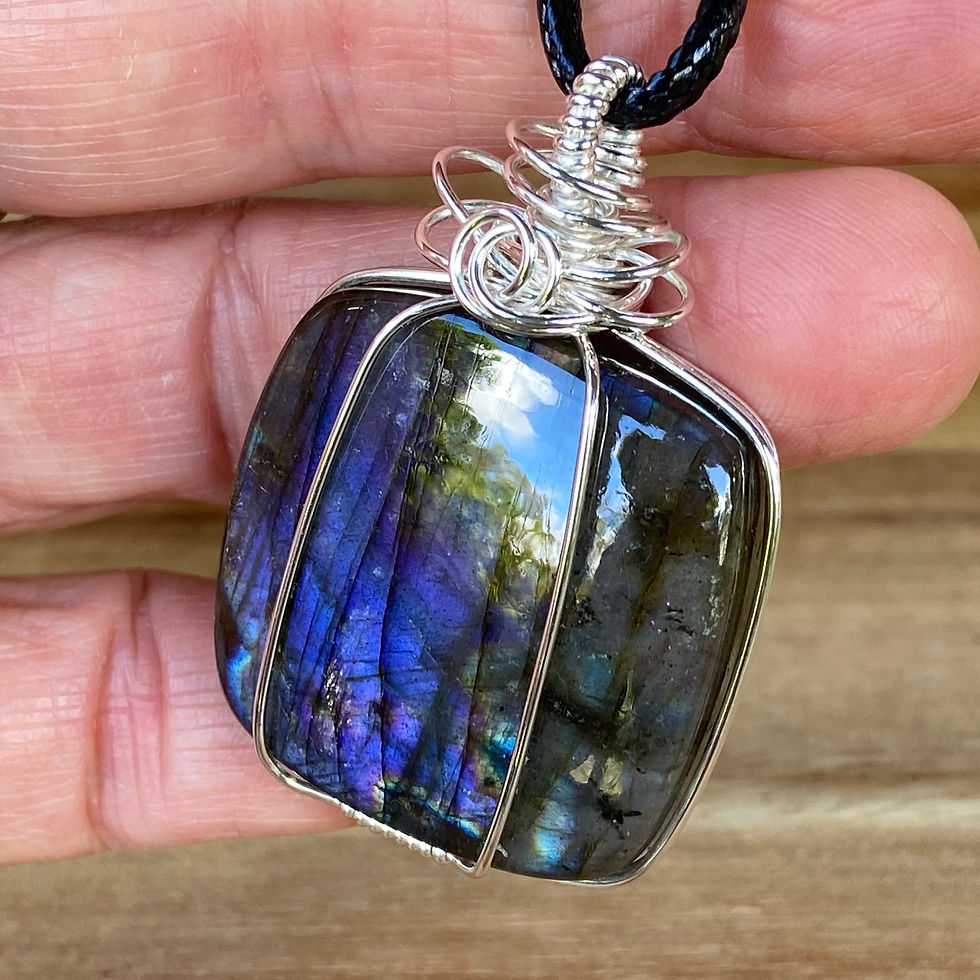 Thumbnail: Labradorite Pendant