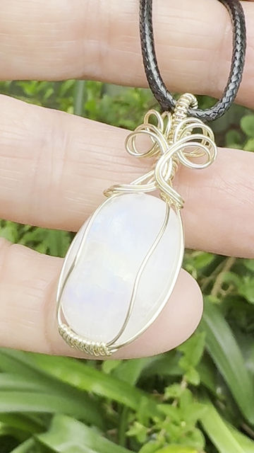 Thumbnail: Moonstone Pendant - Gold