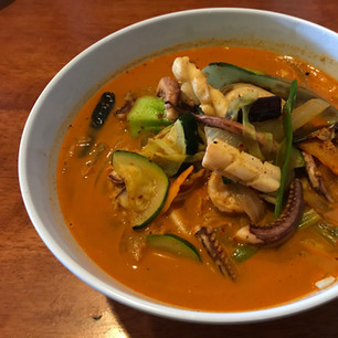 Spicy Noodles with Seafood (짬뽕)