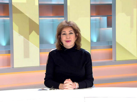 Doña Ana Rosa Quintana condecorada Dama Gran Cruz al Mérito Profesional