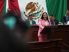 Desde el Congreso se seguirán promoviendo acciones legislativas contra la violencia escolar: Adriana Campos