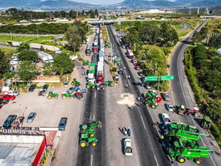 Arranca paro nacional de transportistas y agricultores; liberan casetas y advierten bloqueos en 20 estados