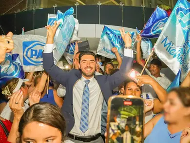 Contundente victoria de Manuel Gálvez en el debate de Sahuayo