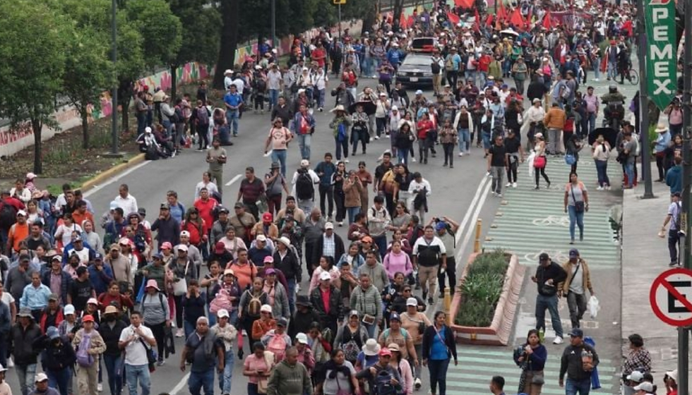 Blindan el AICM ante posible protesta de la CNTE; maestros definen nuevas acciones en Gobernación
