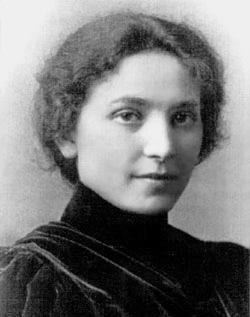 Senda Berenson adapted the rules for Women