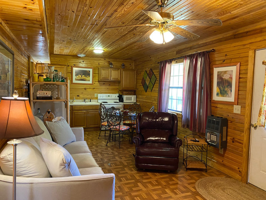 Hooks-Trout-Resort-and-RV-Park-Image-06