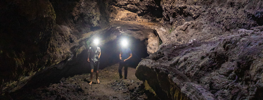 La visita guiada al tubo volcánico Cueva de Las Palomas La Palma.jpg