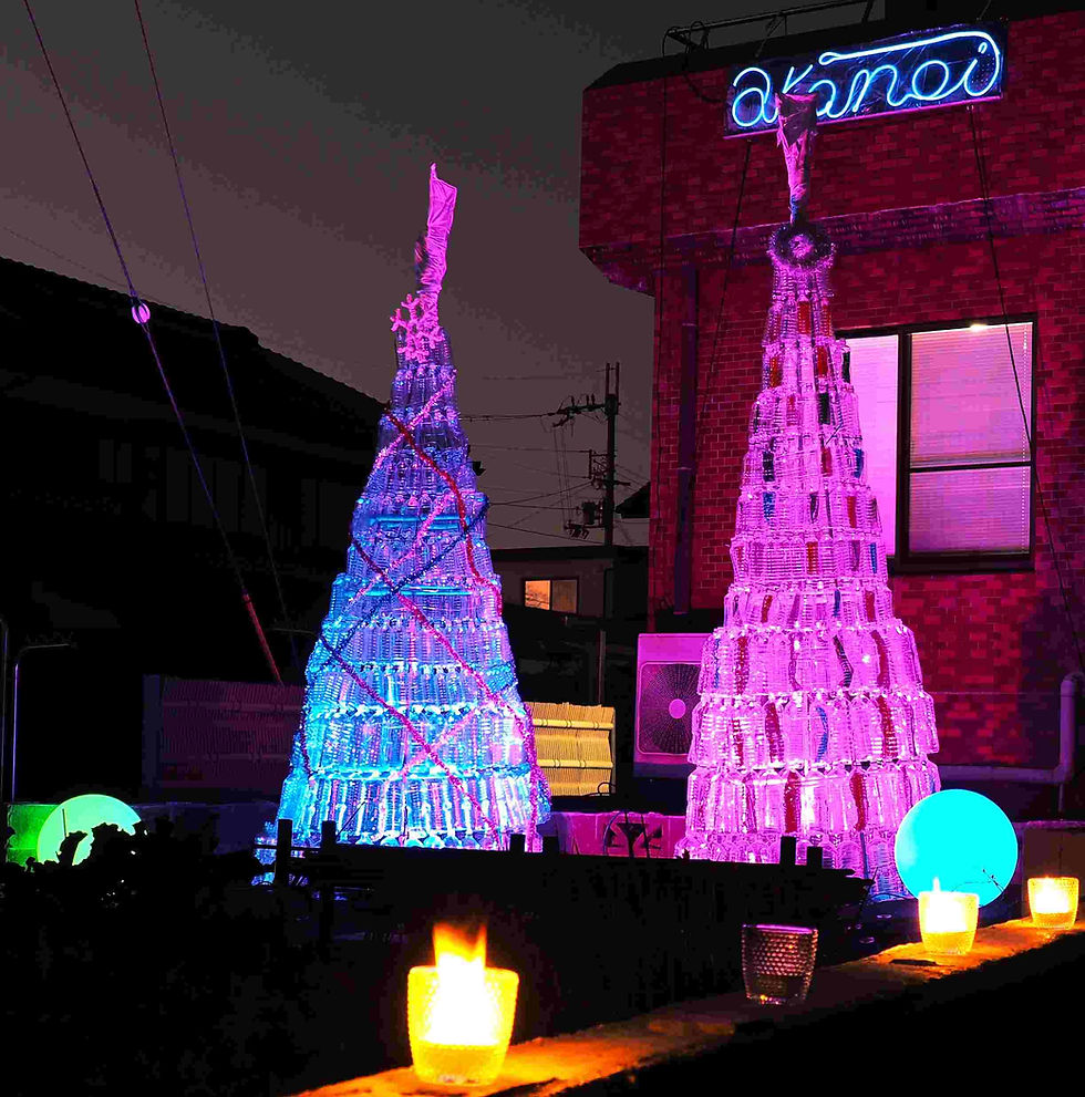 手づくりツリーがいよいよライトアップ！
街を流れる天神川にもキャンドルで彩を