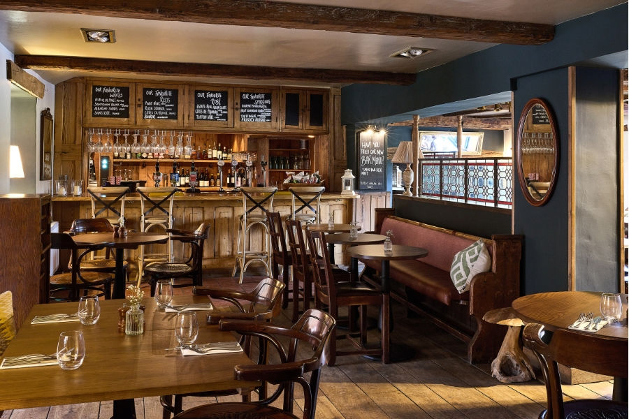 The bar at The Wiveton Bell