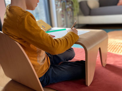 Chaise et table de sol