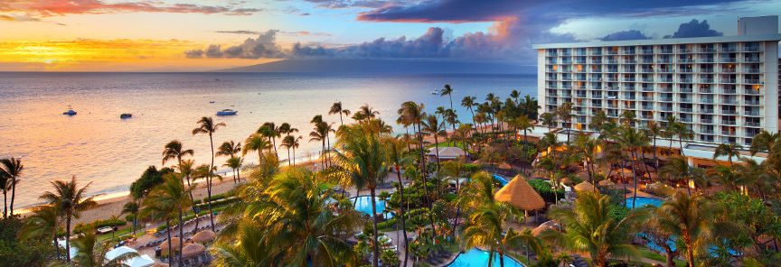 Westin Beach in Maui with golden sand and ocean waves