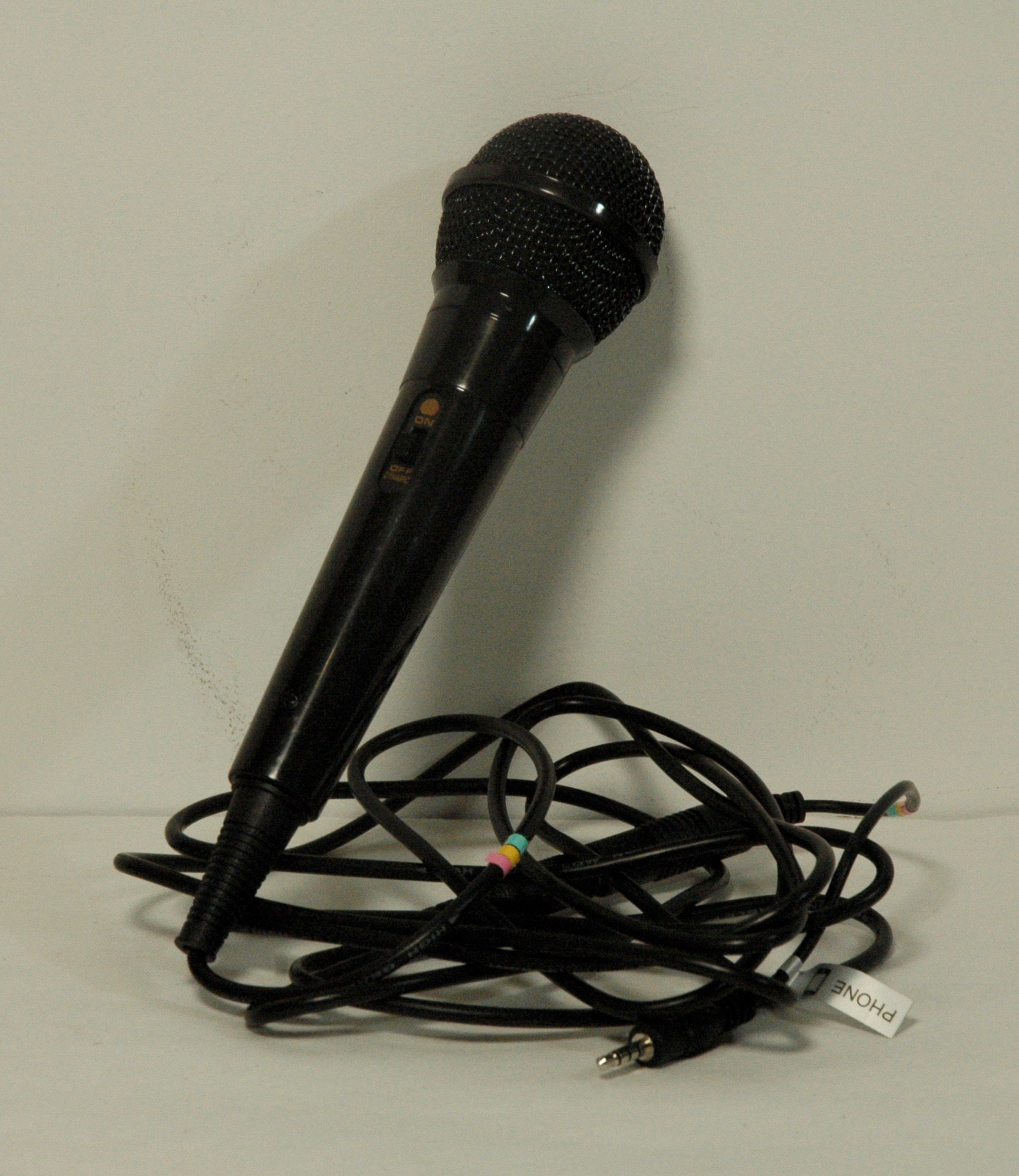 Handheld Dynamic Mic with 10' cable, 1/4" Plug