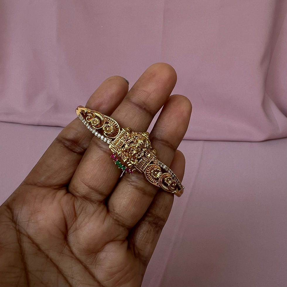 Thumbnail: Gold Polished adjustable Bracelet - A6399