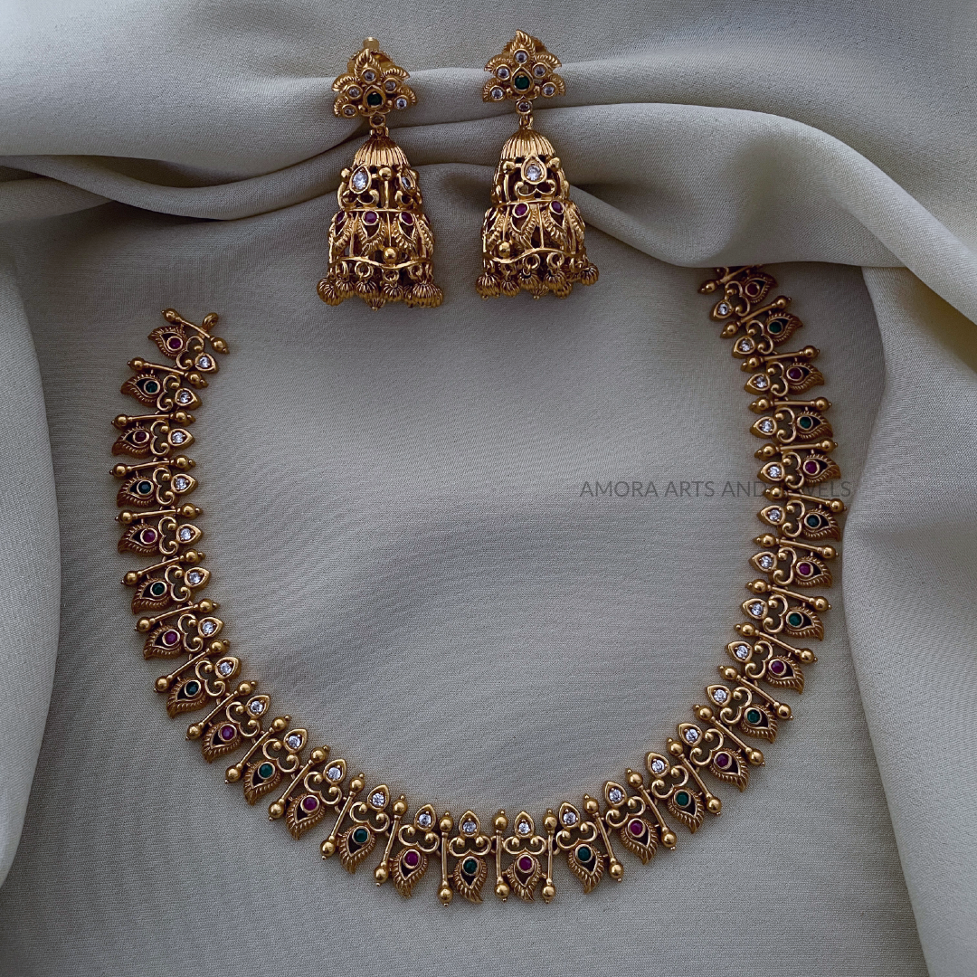 Antique Short Necklace 