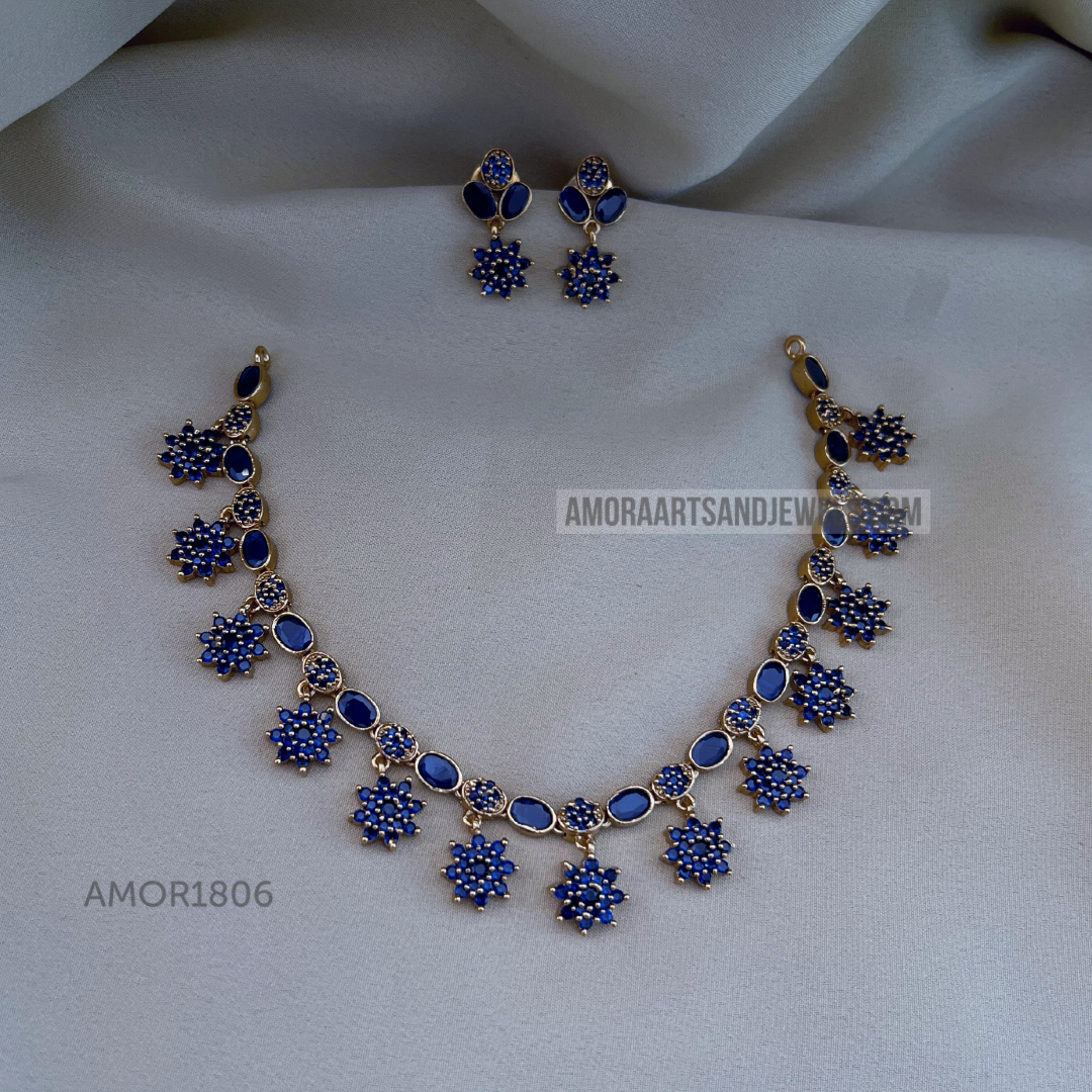 Antique Short Necklace - Blue