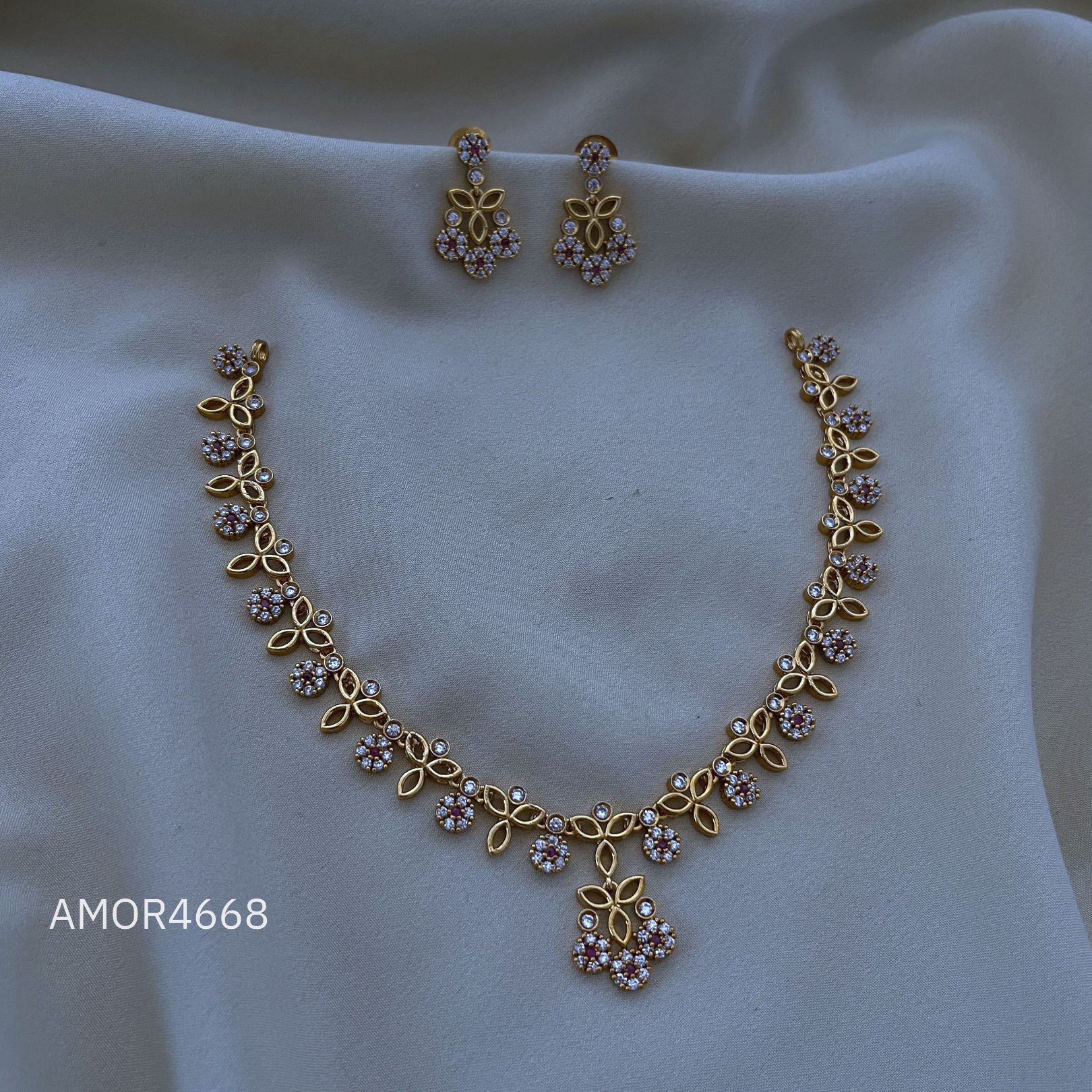 Antique Short Necklace - AMOR4668
