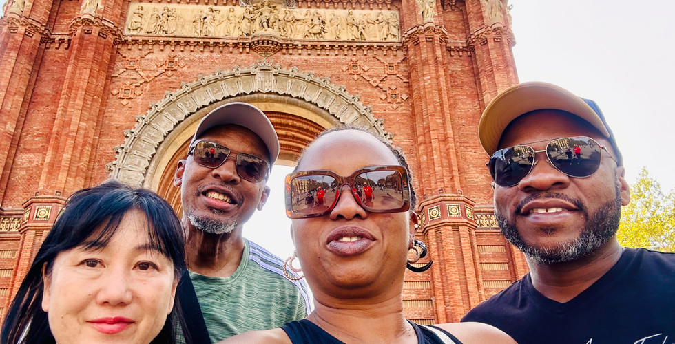 The Arc de Triomf (Catalan pronunciation: [ˈaɾk də tɾiˈomf]) is a memorial arch in Barcelona, Catalonia, Spain