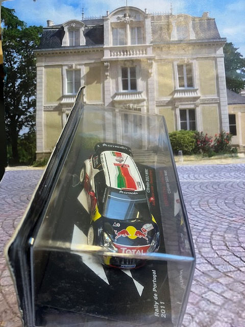 Miniature : Citroën DS3 WRC Rallye du Portugal 2011 S. Loeb - D. Elena, cod -, échelle 1/43