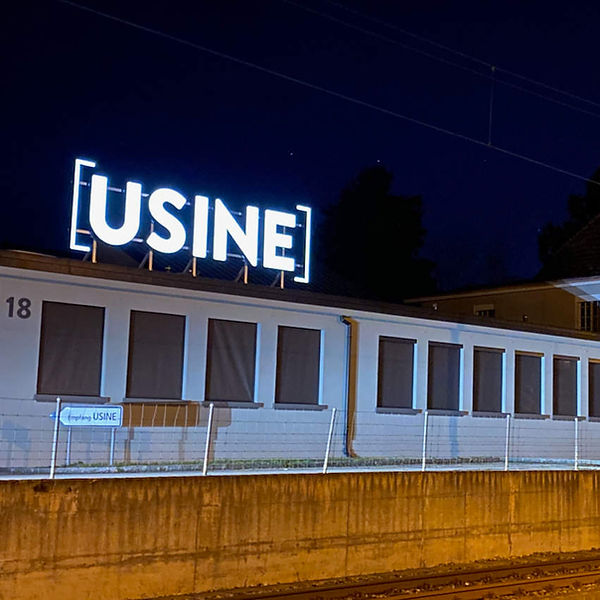 usine-leuchtshcrift.jpg