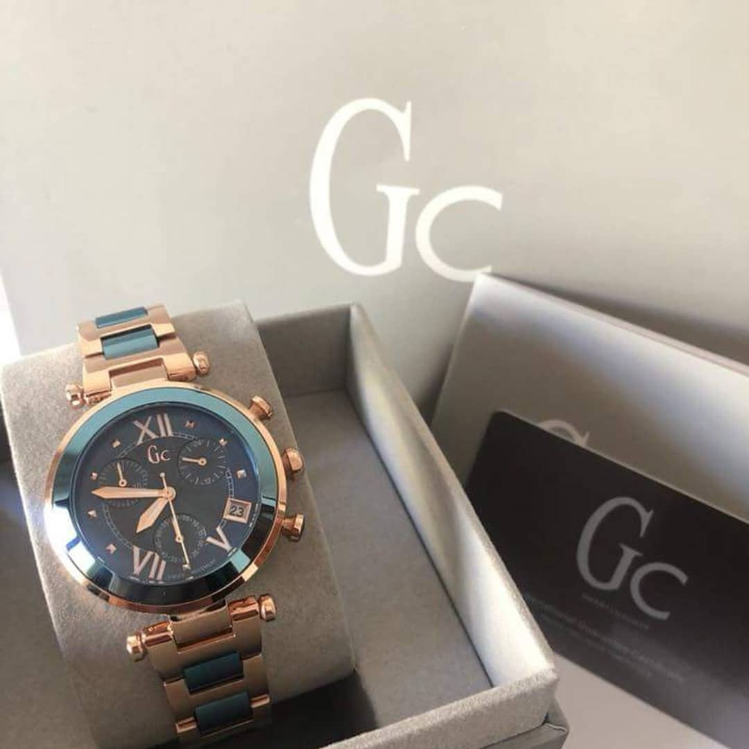 Guess Collection