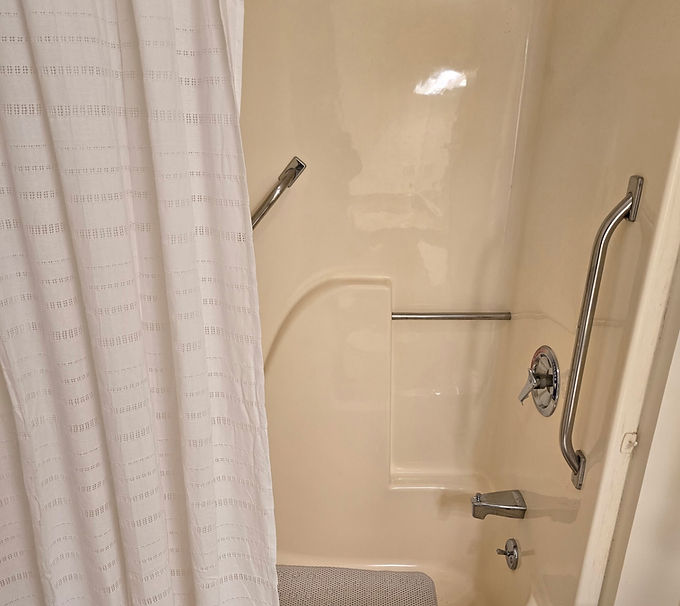 GuestBath1.jpg