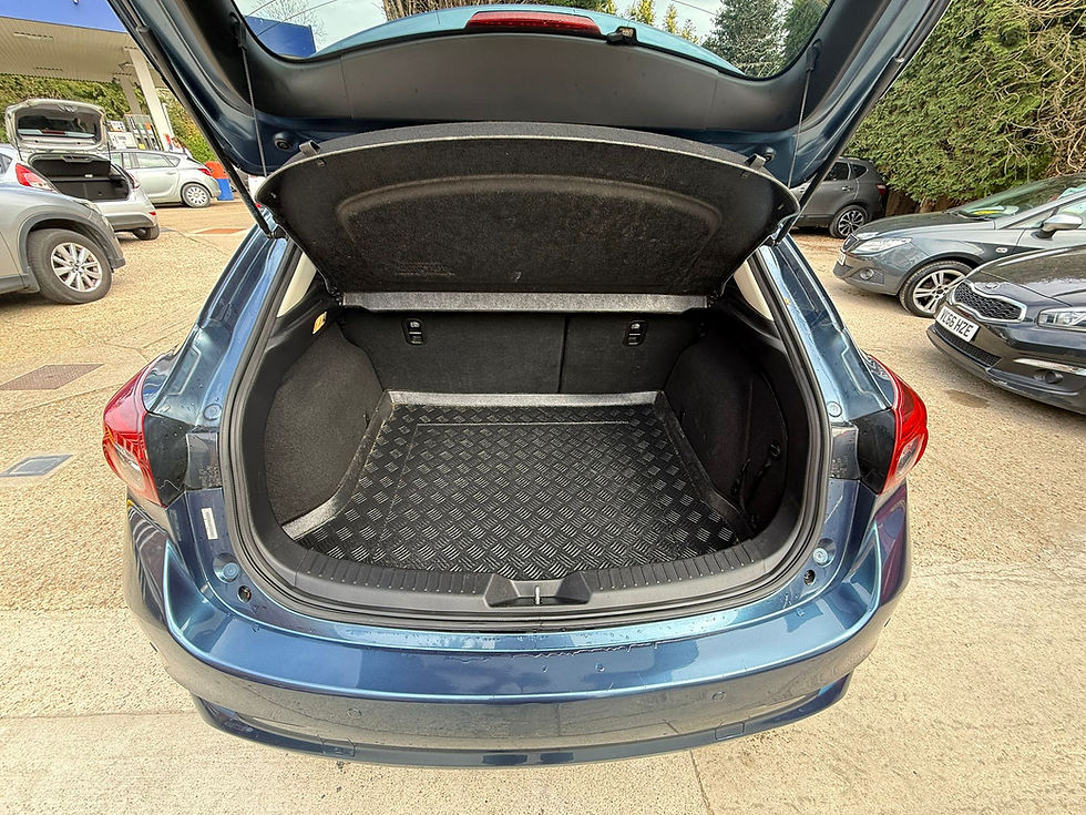 Thumbnail: Mazda Mazda3 2.0 SKYACTIV-G Sport Nav Auto Euro 6- 51620 miles-1 owner-petrol