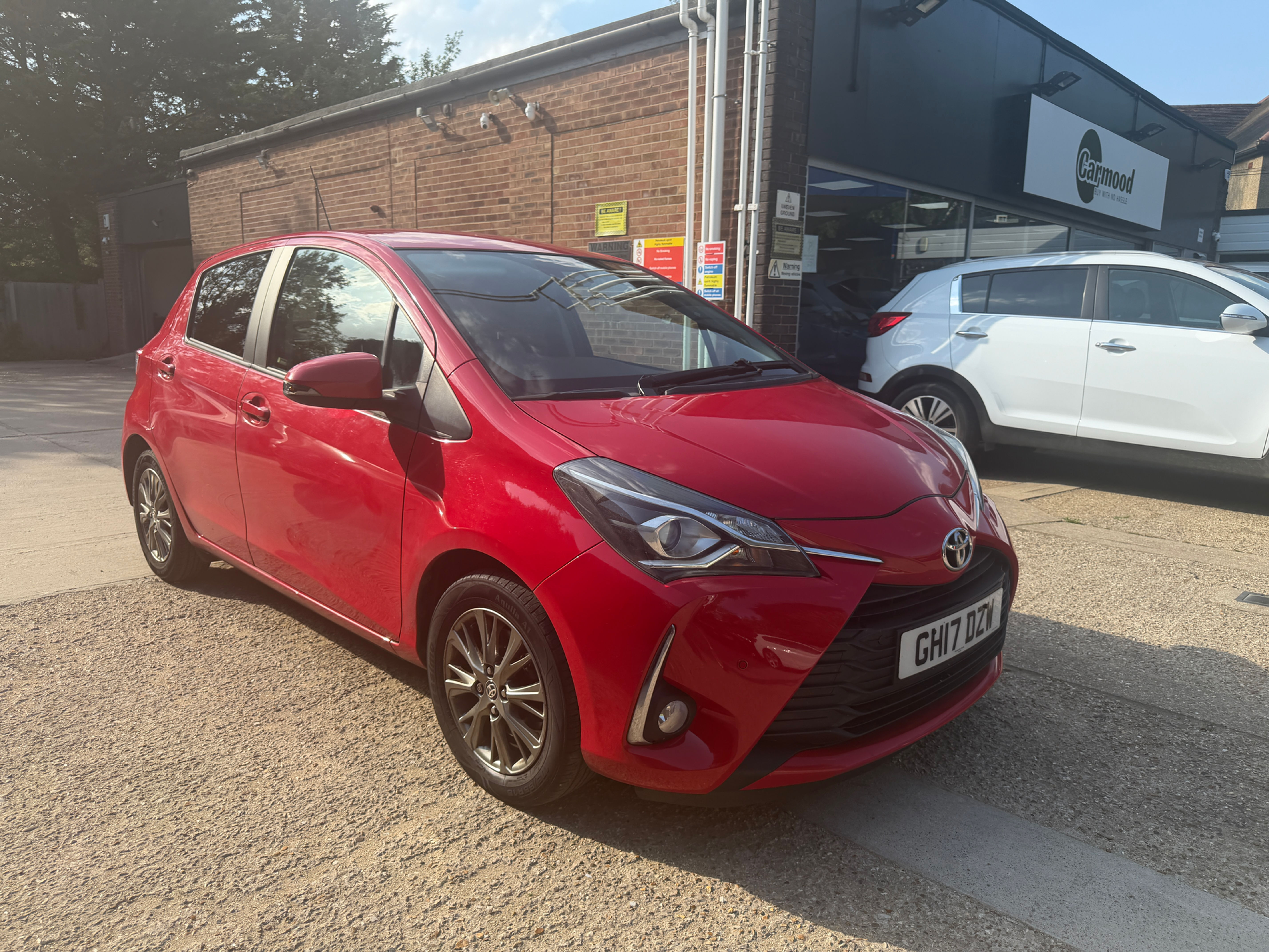 Toyota Yaris 1.5 VVT-i Icon CVT Euro 6 5dr-39650 miles-2 owners
