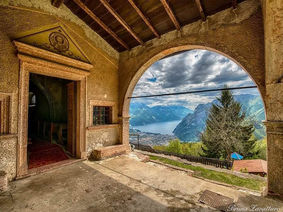 Escursione al Rifugio San Pietro attraversando la Val Lomasone: un rifugio vista Lago di Garda