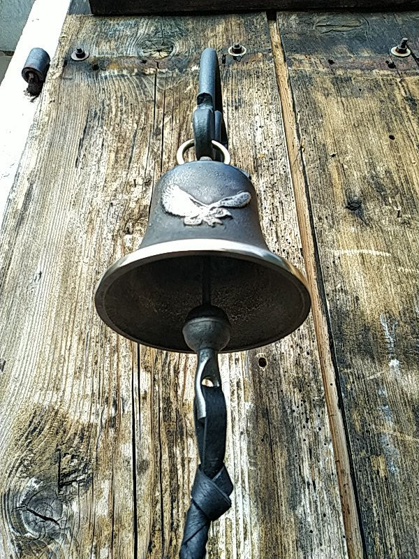 Miniatura: Zvon Ital velký s reliéfem orla, na kování typ ,,Šnek", Ø90mm