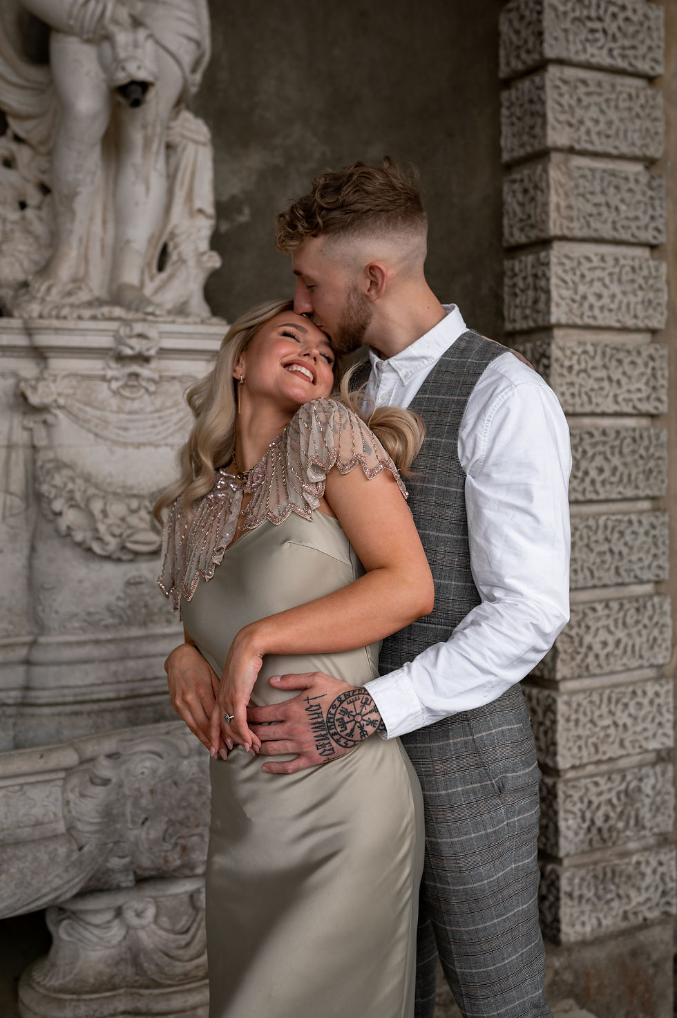 COUPLES ESCAPE TO WOTTON HOUSE