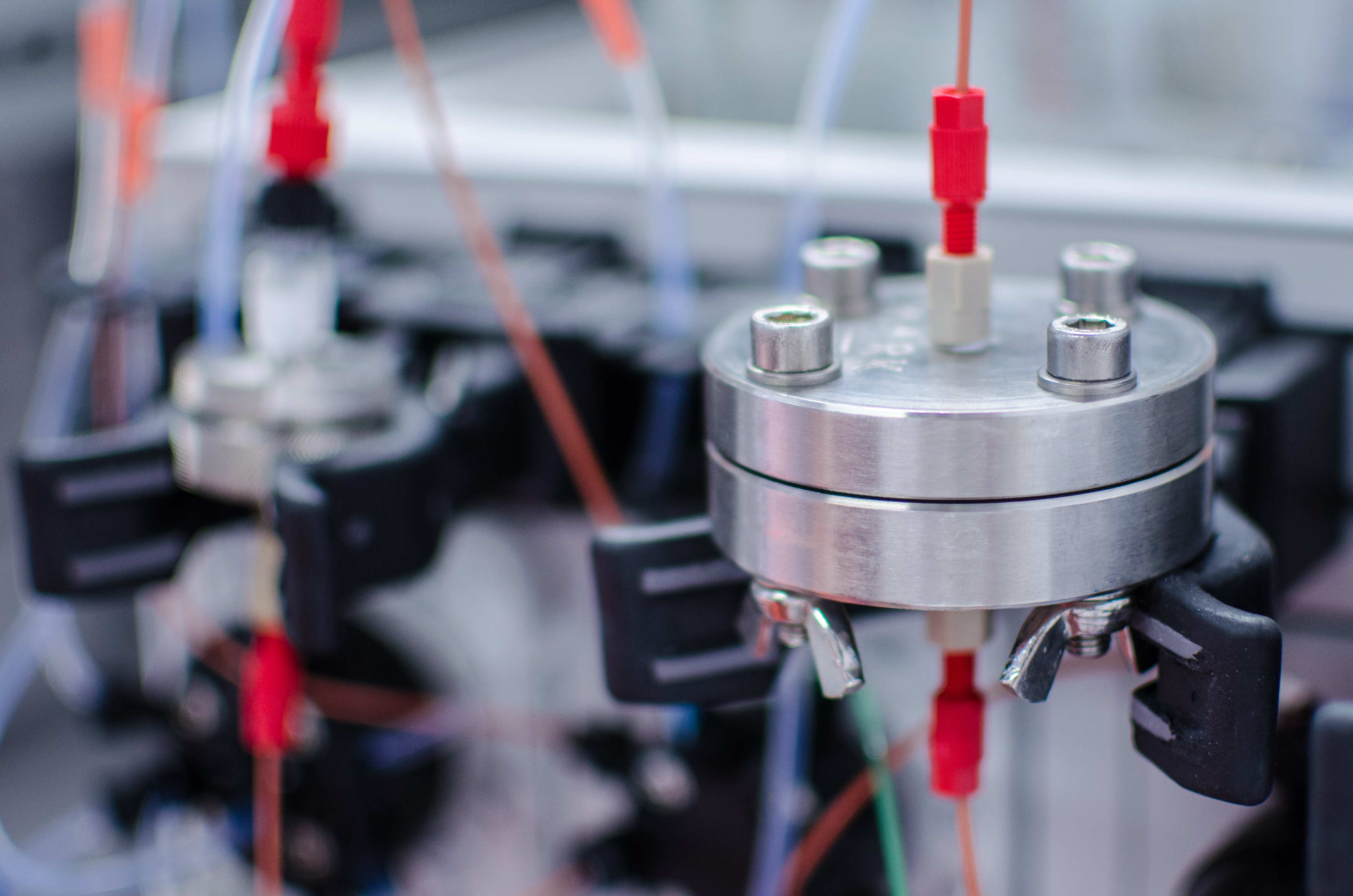 Continuous production of viral vaccines and viral vectors