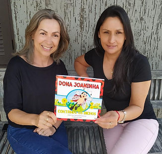 Foto 2 com livro.jpeg