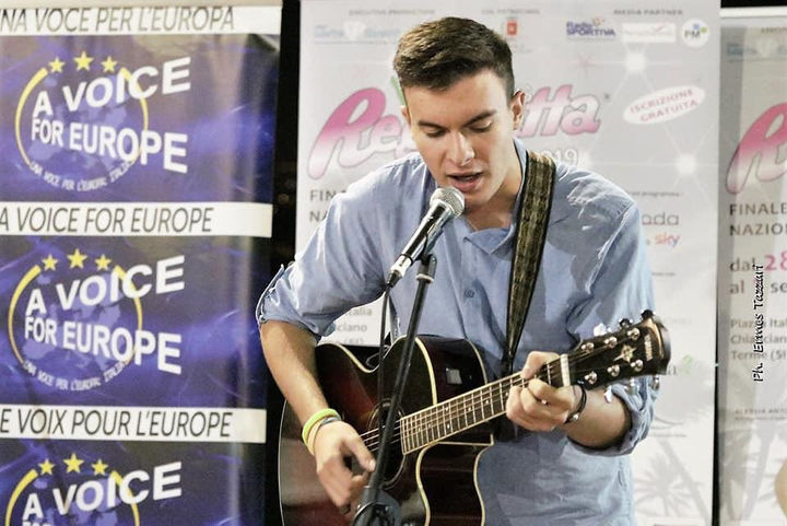 Il cantante Muscetta Vincenzo riceve il premio 'Super Talent Scout 2019' e sbarca a 'Sa