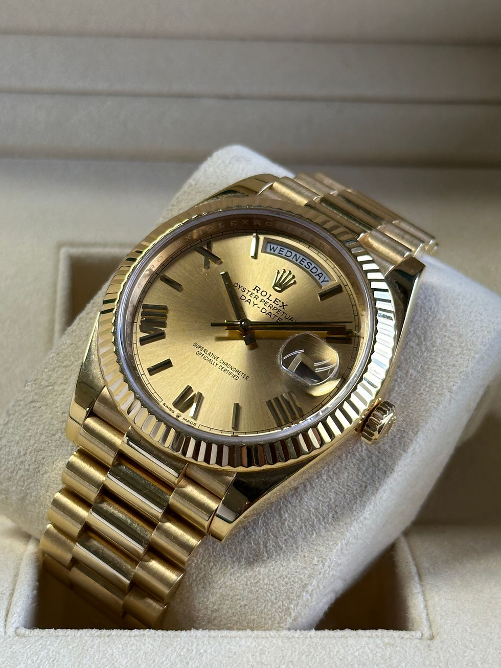 Thumbnail: Rolex Daydate 40 in Yellow Gold 228238