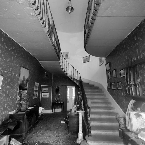 escalier ancien double volee maison de maitre interieur renovation gard