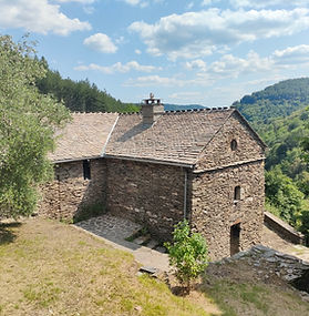 Ancien moulin restauration complète pierres et lauzes