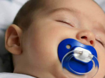 Chupeta: um efeito bola de neve na sua amamentação!