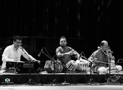 1891489_10153186377380833_86832392060215