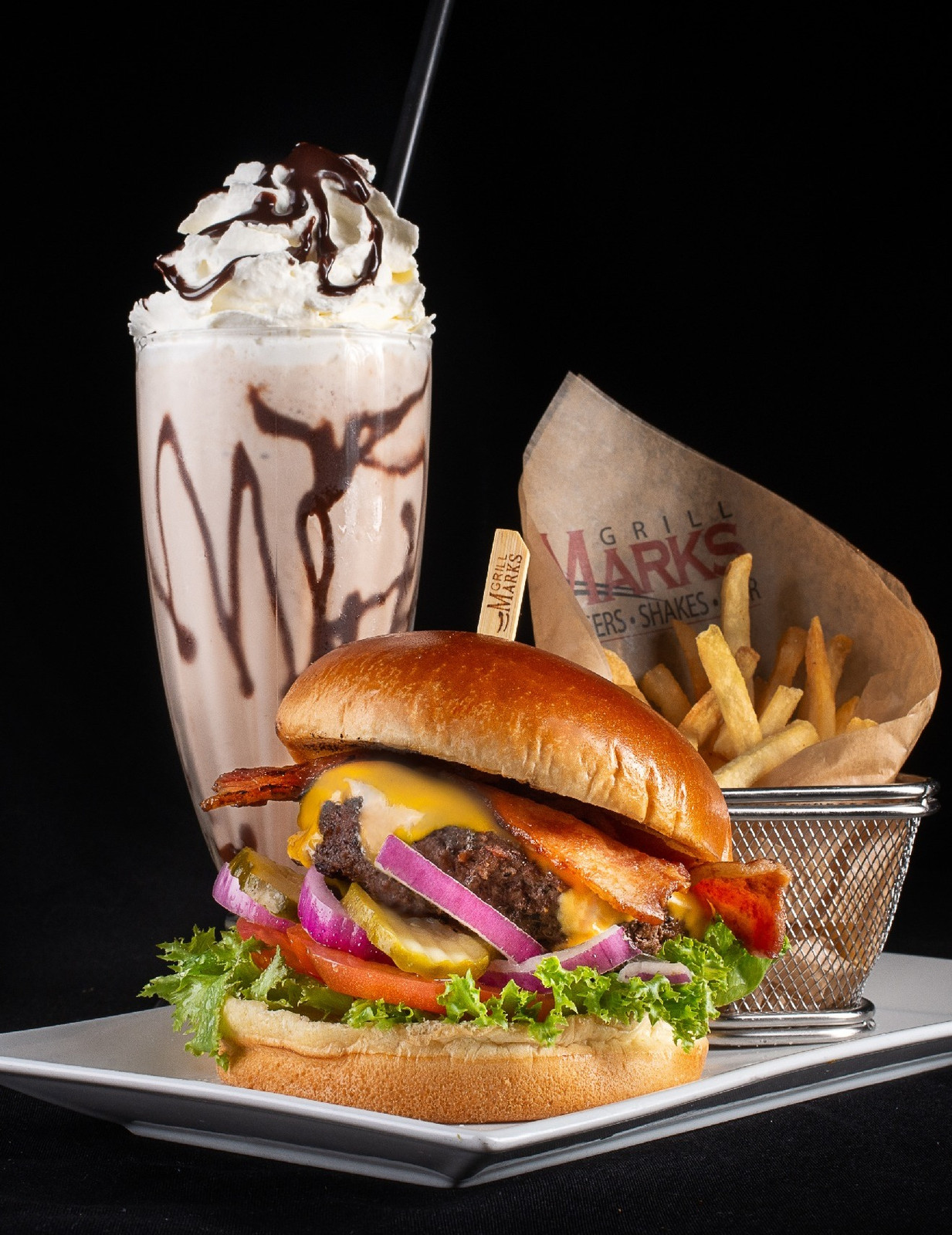 Burgerfriesshakegroup_edited_edited.j