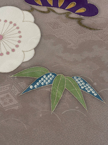 名古屋帯美品✨合わせやすい色柄！梅鼠色にストライプと竹梅模様で可愛い！ 仕立て上げました！手描き 伊と幸 雅峰 染九寸名古屋帯 「蓮花」 薄梅