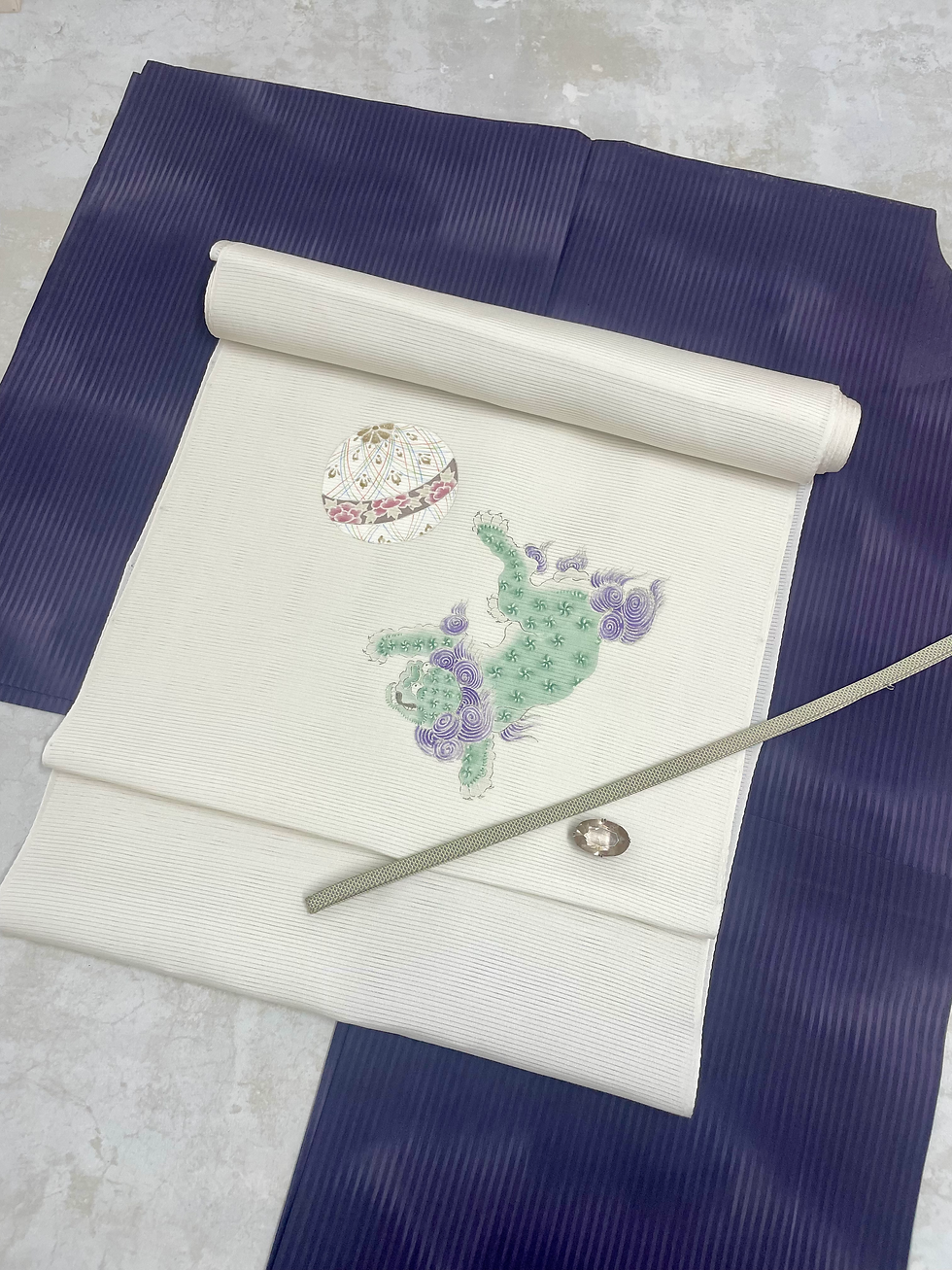 サムネイル： 染名古屋帯＊鞠と唐獅子（象牙色）